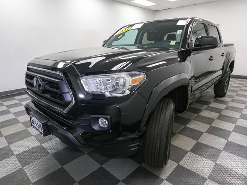 Used 2023 Toyota Tacoma SR5 AWD/4WD image 4