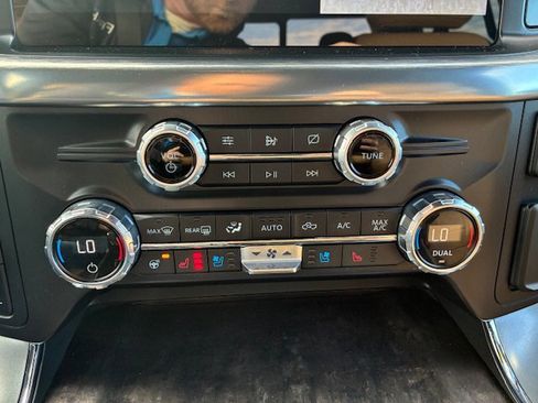 Used 2021 Ford F150 Lariat w/ Equipment Group 502A High image 25