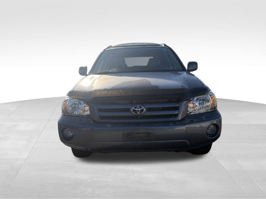 Used 2005 Toyota Highlander 4WD V6 w/ 3rd Row image 10