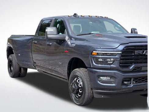 New 2026 RAM 3500 Laramie AWD/4WD image 39