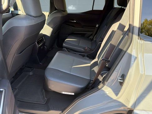 Used 2024 Lexus GX 550 w/ Accessory Package (Z1) AWD/4WD image 21