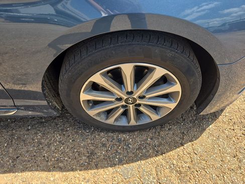 Used 2017 Hyundai Sonata Limited FWD image 12