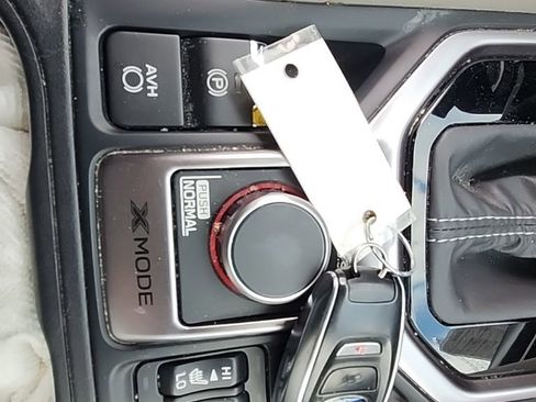 Used 2020 Subaru Forester Limited image 11