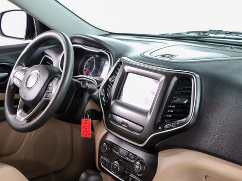 Used 2020 Jeep Cherokee Latitude image 25