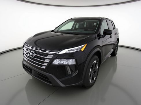 Used 2025 Nissan Rogue SV image 3