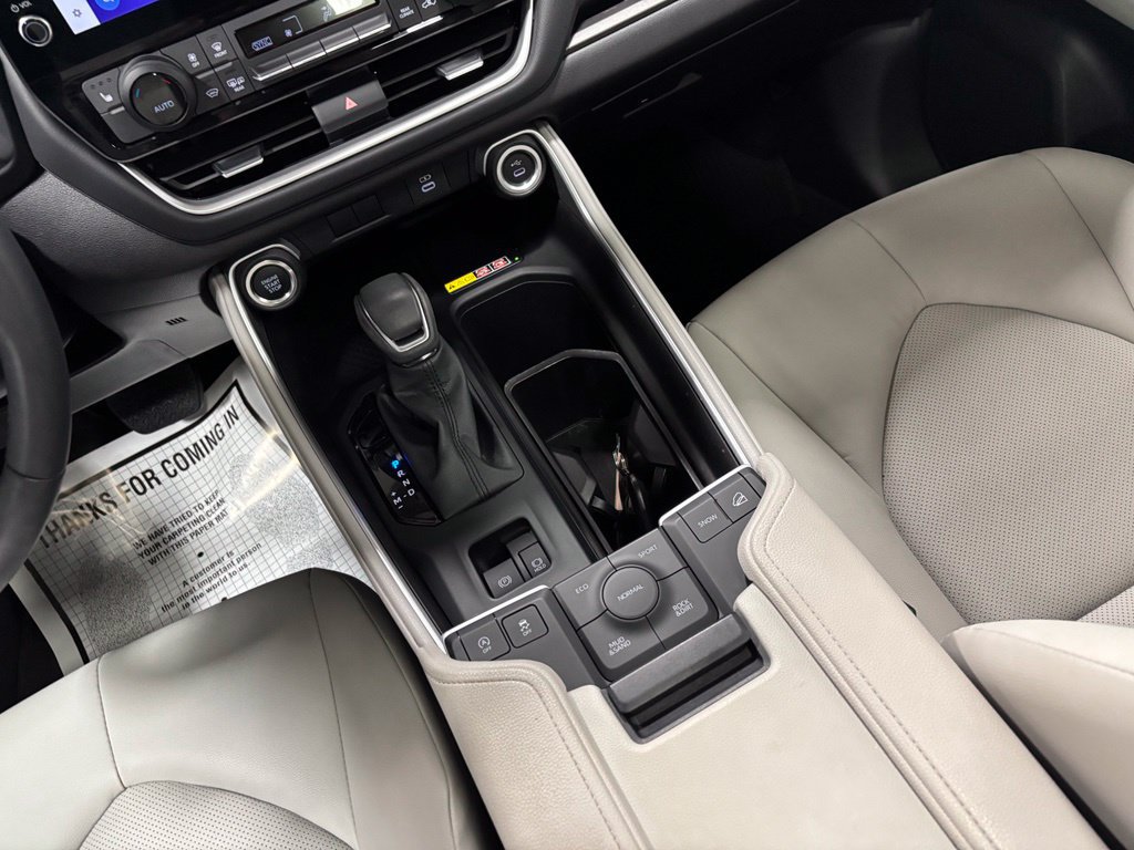 Used 2026 Toyota Grand Highlander AWD image 41