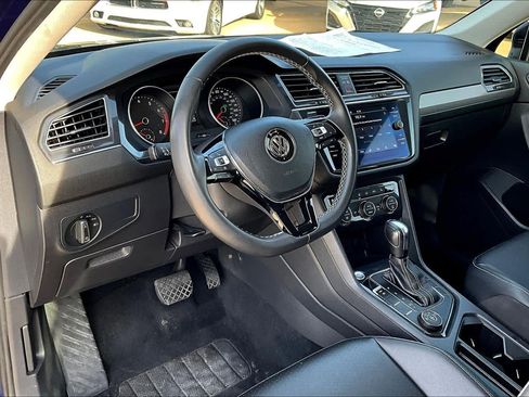 Used 2021 Volkswagen Tiguan SE image 18