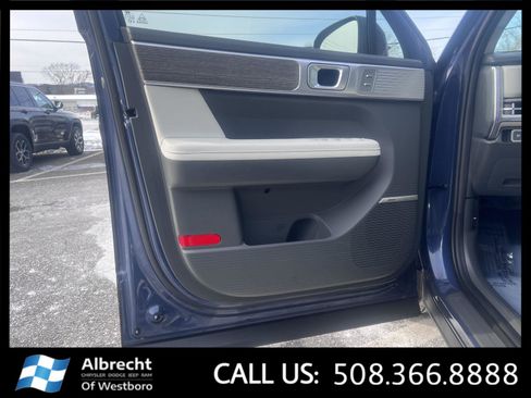 Used 2025 Hyundai Santa Fe Limited image 11