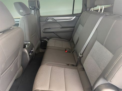 Used 2025 GMC Acadia Elevation image 16