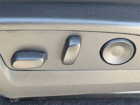 Used 2024 GMC Canyon AT4 image 15