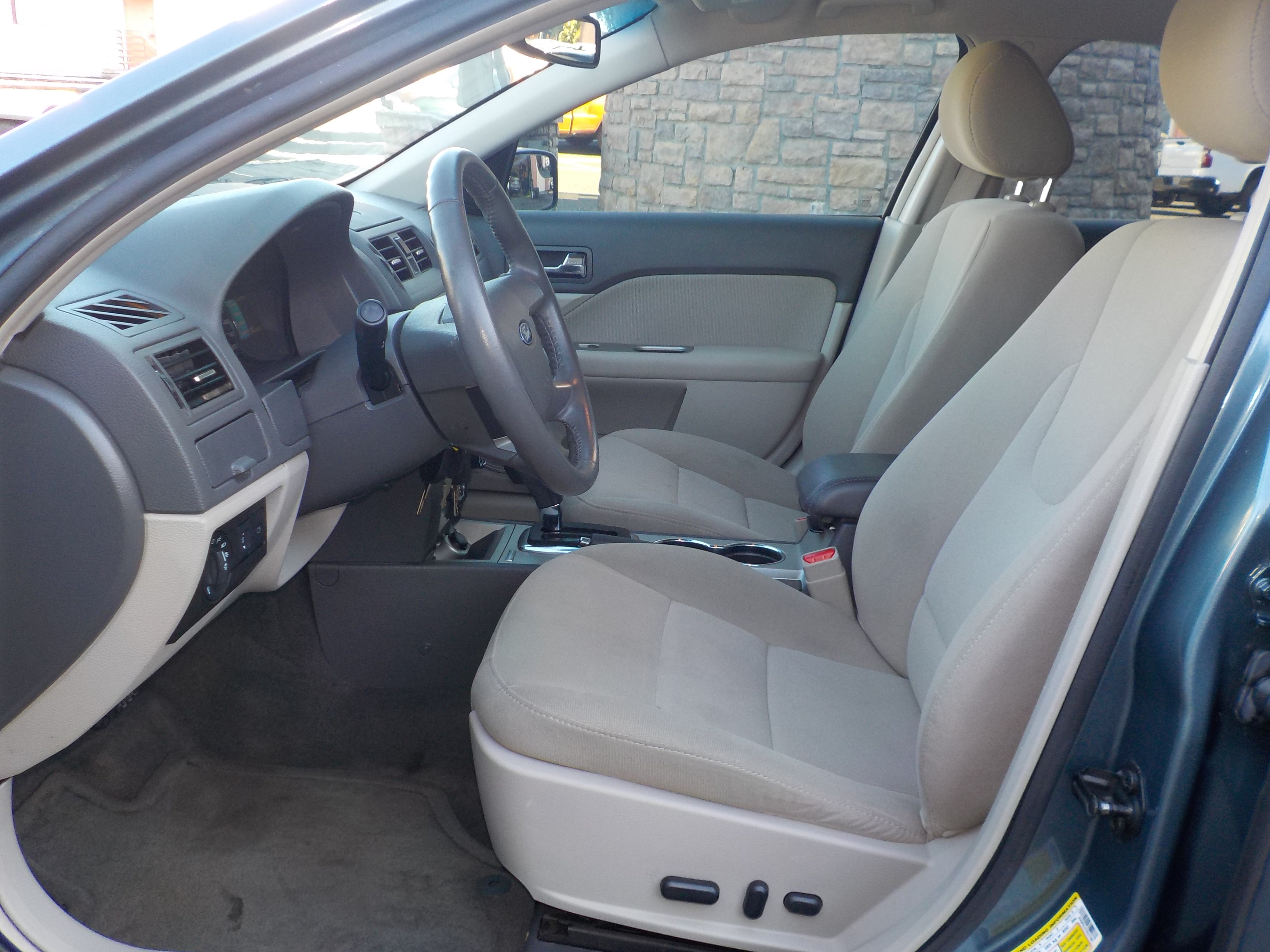 Used 2012 Ford Fusion Hybrid FWD image 11