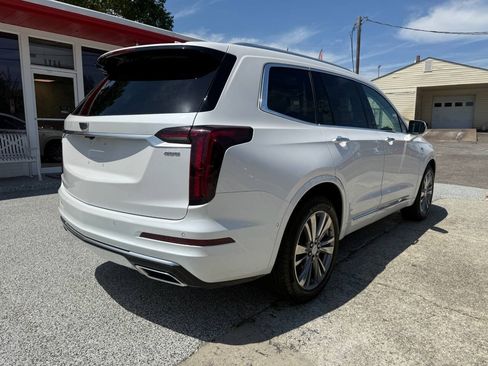 Used 2022 Cadillac XT6 Premium Luxury w/ Technology Package FWD image 13