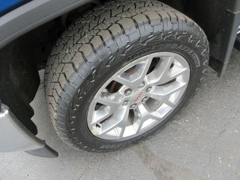 Used 2015 GMC Sierra 1500 SLT w/ SLT Crew Cab Value Package AWD/4WD image 14