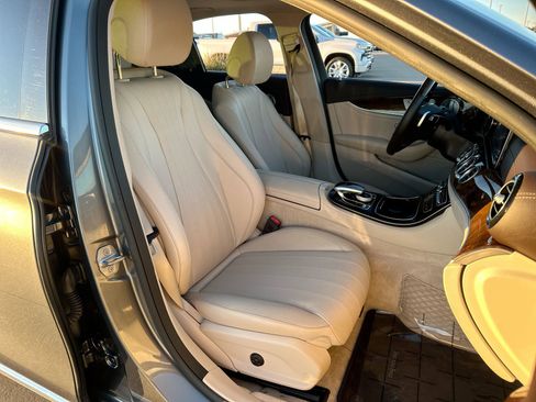 Used 2018 Mercedes-Benz E 300 4MATIC image 25