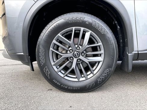 Used 2023 Nissan Rogue S AWD/4WD image 7