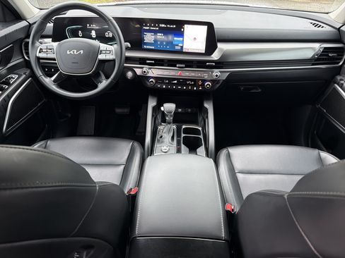 Used 2024 Kia Telluride LX FWD image 4