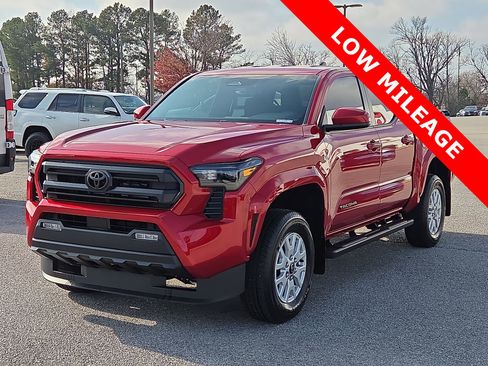 Used 2025 Toyota Tacoma SR5 image 2