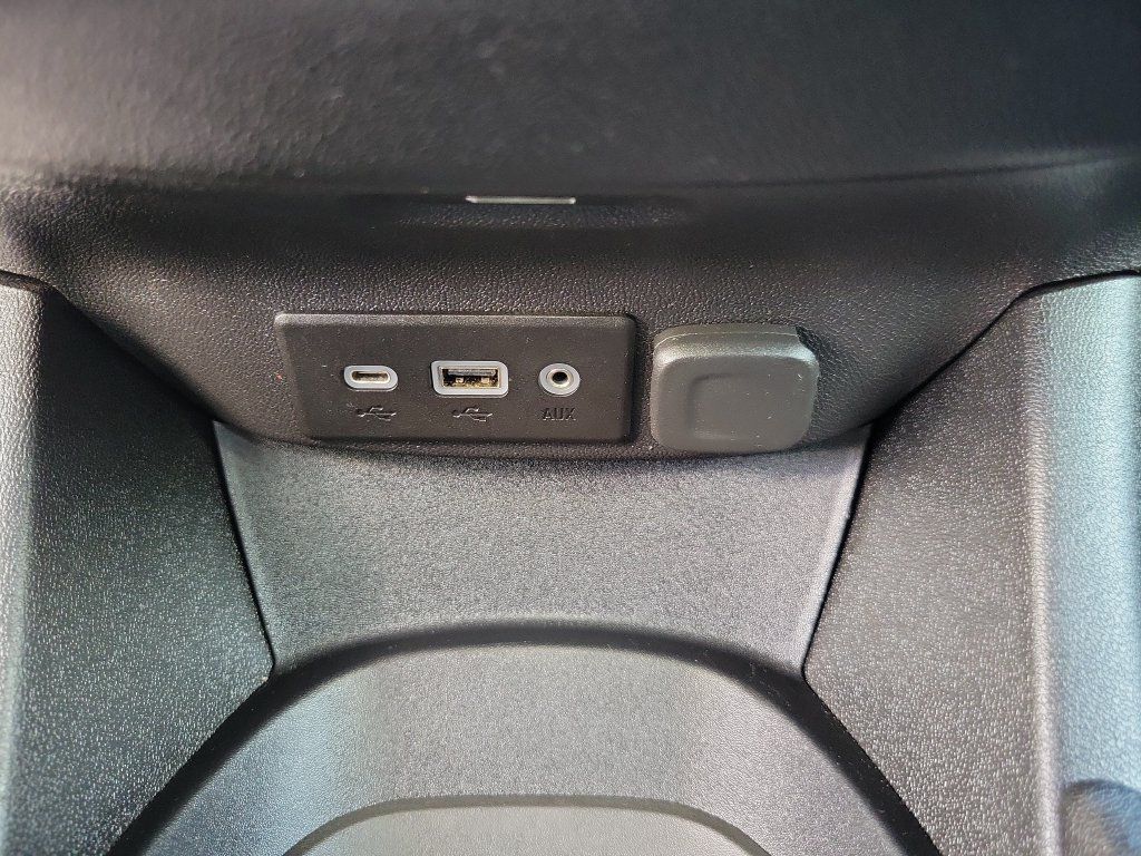 Used 2022 Chevrolet Malibu RS FWD image 34