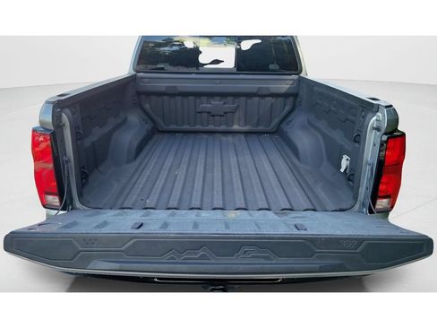 Used 2023 Chevrolet Colorado Z71 w/ Z71 Convenience Package 2 AWD/4WD image 9