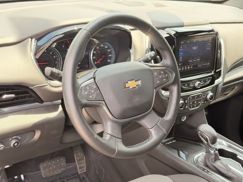 Used 2023 Chevrolet Traverse LT AWD/4WD image 17