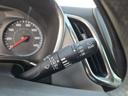 Used 2020 Chevrolet Equinox LS FWD image 23