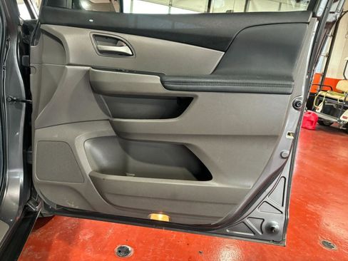 Used 2013 Honda Odyssey EX image 30