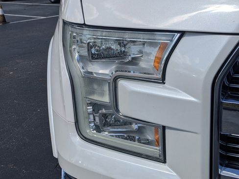 Used 2017 Ford F150 Lariat w/ Equipment Group 502A Luxury image 8