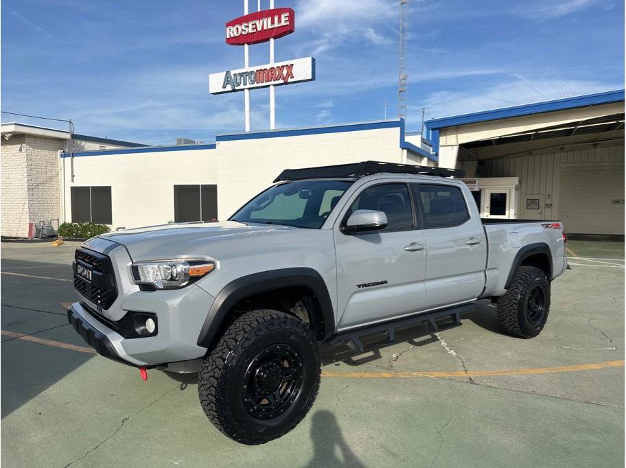 Used 2020 Toyota Tacoma TRD Off-Road w/ Technology Package AWD/4WD image 1