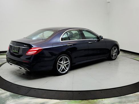 Used 2018 Mercedes-Benz E 300 4MATIC w/ Premium 2 Package image 5