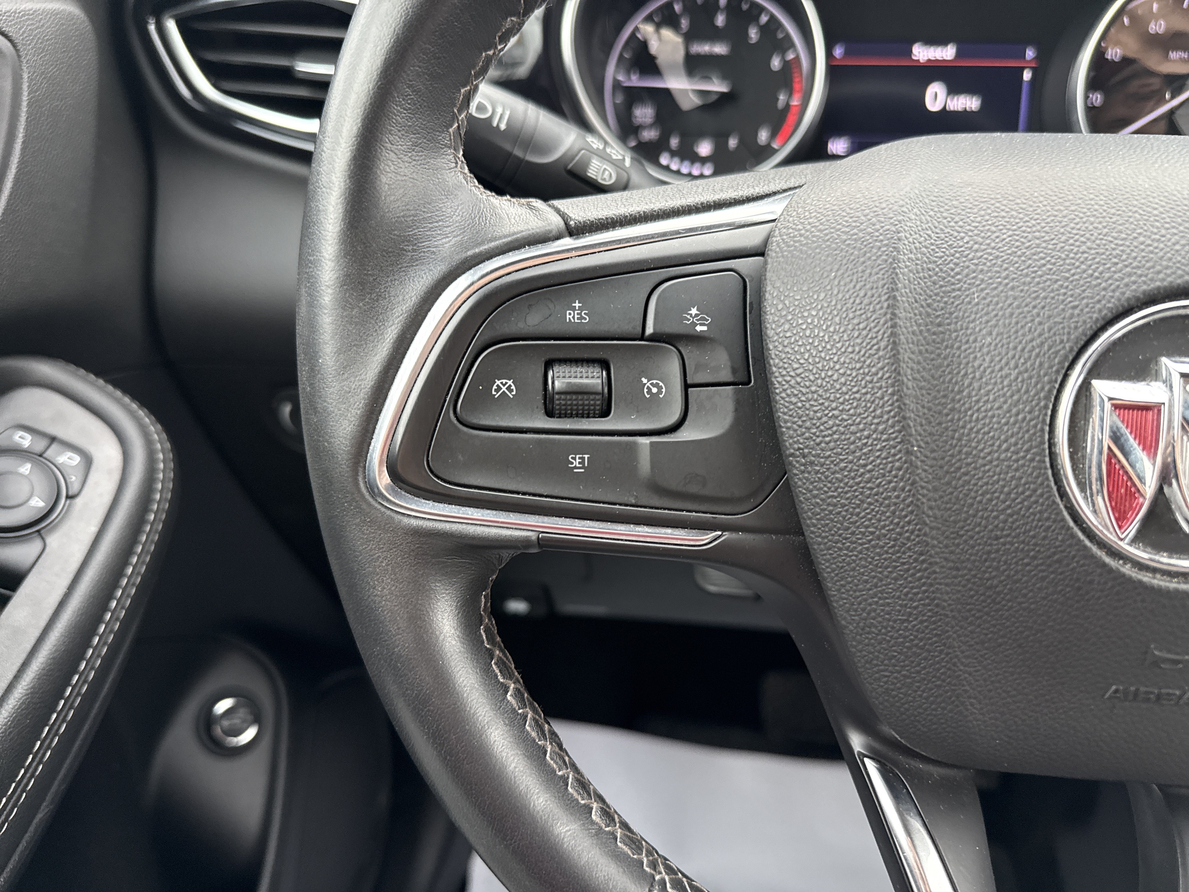 Used 2022 Buick Encore GX Select w/ Sport Touring Package FWD image 21