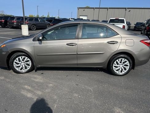 Used 2018 Toyota Corolla LE image 4