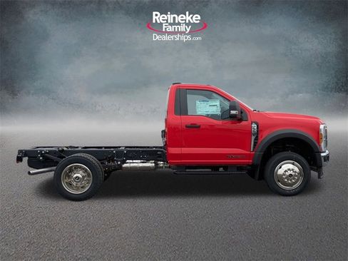 New 2025 Ford F550 4x4 Regular Cab Super Duty image 4