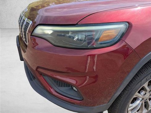 Used 2019 Jeep Cherokee Latitude Plus w/ Comfort/Convenience Group AWD/4WD image 9