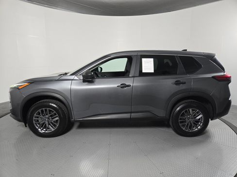 Used 2023 Nissan Rogue S AWD/4WD image 7