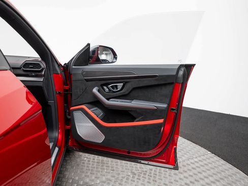 Used 2024 Lamborghini Urus Performante image 48