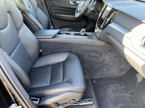 Used 2023 Volvo XC60 B5 Core AWD/4WD image 21