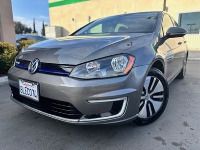 Used 2016 Volkswagen e-Golf SE w/ DC Fast Charging Package