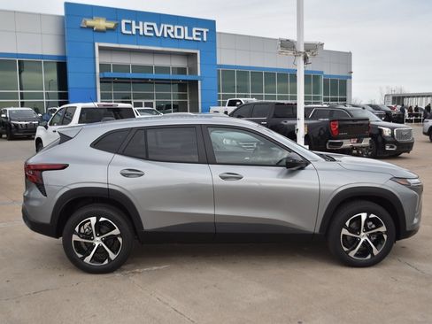 New 2026 Chevrolet Trax RS image 3