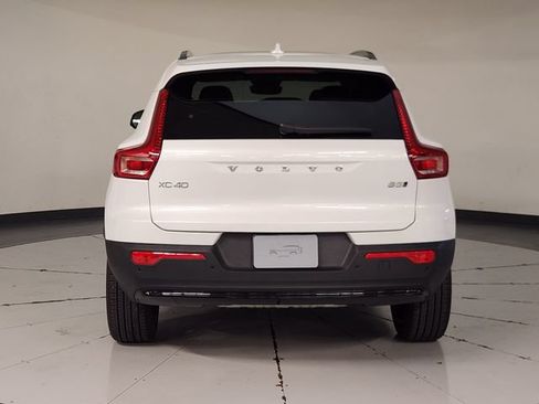 Certified 2025 Volvo XC60 B5 Core AWD/4WD image 10