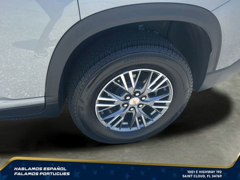 Certified 2026 Chevrolet Traverse LT w/ Driver Confidence Package FWD image 38