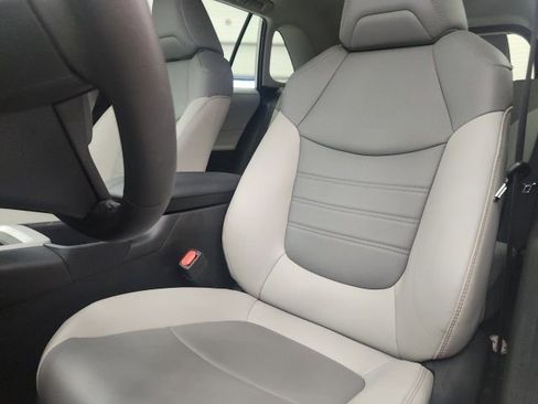 Used 2025 Toyota RAV4 XLE Premium FWD image 13