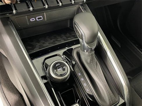 New 2026 GMC Canyon Elevation w/ Convenience Package image 8