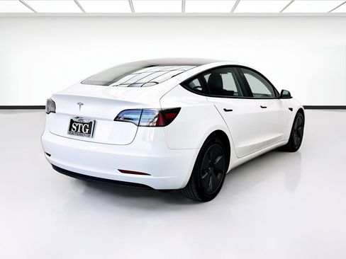 Used 2023 Tesla Model 3 Standard Range RWD image 4