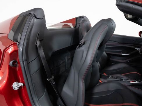 Used 2023 Ferrari F8 Spider image 43