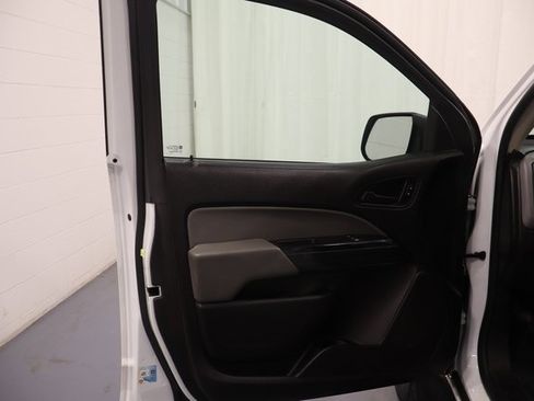 Used 2016 Chevrolet Colorado W/T image 9