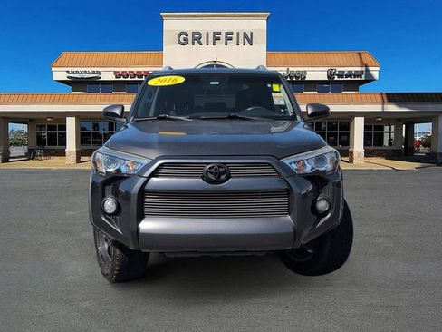 Used 2016 Toyota 4Runner SR5 image 12