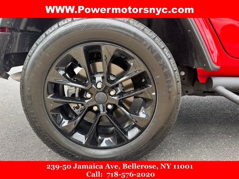 Used 2025 Jeep Wrangler Unlimited Sahara w/ Safety Group AWD/4WD image 14
