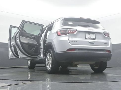 Used 2024 Jeep Compass Latitude AWD/4WD image 56