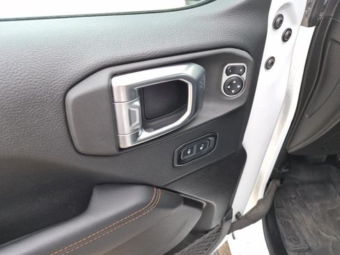 Used 2023 Jeep Gladiator Mojave w/ LED Lighting Group AWD/4WD image 13