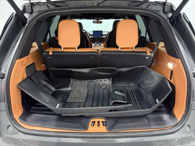 Used 2023 Lincoln Aviator Black Label AWD/4WD image 39